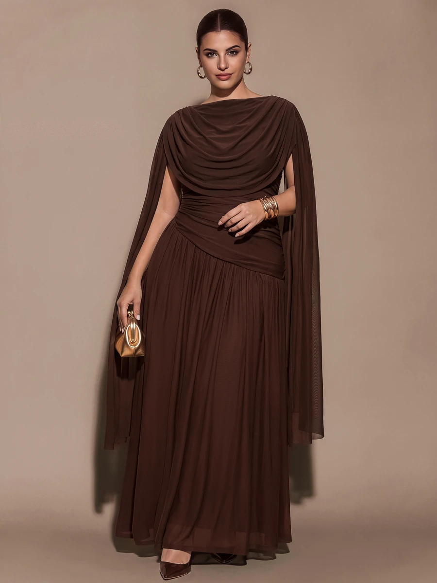 SHEIN BAE CURVE Gaun panjang elegan berwarna cokelat ukuran besar, cocok untuk acara spesial, menampilkan desain berlipit dan lengan jubah panjang. Gaya Musim Panas/ Formal; Koktail Formal