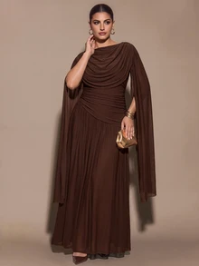 SHEIN BAE CURVE Gaun panjang elegan berwarna cokelat ukuran besar, cocok untuk acara spesial, menampilkan desain berlipit dan lengan jubah panjang. Gaya Musim Panas/ Formal; Koktail Formal - Coffee Brown - View 8