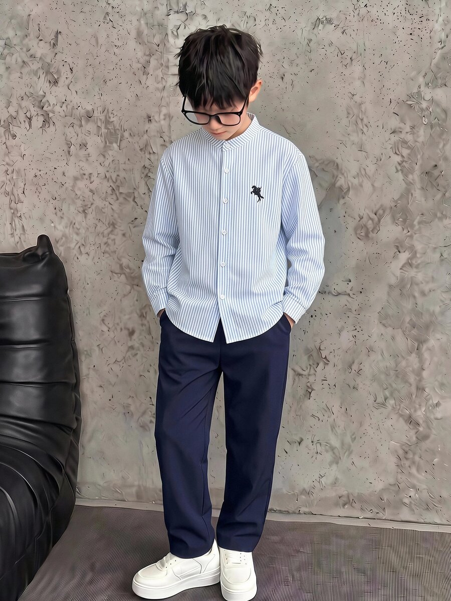 SHEIN 2件組兒童青少年男孩優雅學院風休閒精緻舒適百搭藍白條紋長袖翻領襯衫與深藍色長褲，適合返校、外出、休閒活動、聚會、秋冬季節