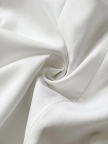 GlowEve CURVE طقم بنطلون نسائي مقاس كبير من قطعتين بتصميم دانتيل مرقع وأزرار على شكل فطر وخصر مشدود وساق واسعة، ستايل عصري - أبيض - مشاهدة 6