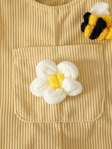 SHEIN Playful Pals 0-3歲女嬰春秋款3D毛絨花朵與小蜜蜂燈芯絨連身褲，胸前口袋裝飾，適合日常穿著，為寶寶衣櫥增添更多選擇 - 黃色 - 查看 5