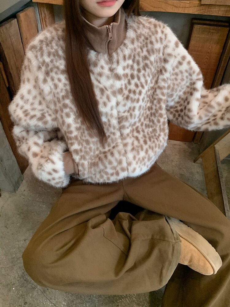 DAZY 女款拼接豹紋短版長袖拉鍊高領休閒街頭度假秋冬人造毛皮夾克 - 卡其色 - 查看 6