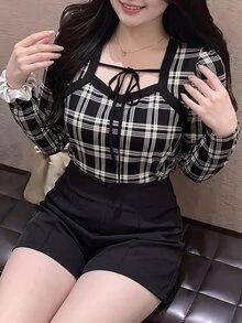Bijouette Kaos Lengan Panjang Motif Kotak-kotak Gaya Korea Ukuran Besar dengan Ikatan di Depan, Gaya Preppy - Hitam dan Putih - View 8