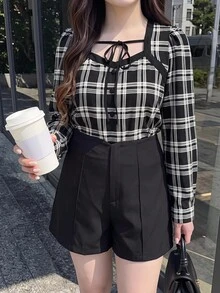 Bijouette Kaos Lengan Panjang Motif Kotak-kotak Gaya Korea Ukuran Besar dengan Ikatan di Depan, Gaya Preppy - Hitam dan Putih - View 11