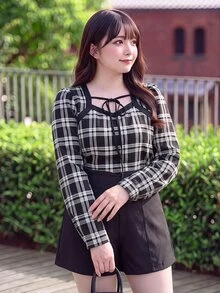 Bijouette Kaos Lengan Panjang Motif Kotak-kotak Gaya Korea Ukuran Besar dengan Ikatan di Depan, Gaya Preppy - Hitam dan Putih - View 10