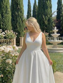 SHEIN MOD Plus Size Women White Satin Faux Pearl Chain Decor Backless Mid-Length Dress,Spring /Summer Outfits - White - View 5