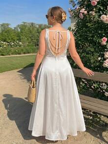 SHEIN MOD Plus Size Women White Satin Faux Pearl Chain Decor Backless Mid-Length Dress,Spring /Summer Outfits - White - View 3