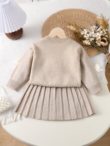 SHEIN Playful Pals 女童燕麦色手工欧根纱蝴蝶结圆领落肩长袖毛衣+配套百褶裙，柔软舒适，适合日常、户外、旅行、度假、居家、托儿所和儿童玩耍。女童春秋半裙，女童毛衣裙，女童秋冬服装两件套，幼儿女童可爱复古风秋冬少女装。 - 杏色 - 查看 2