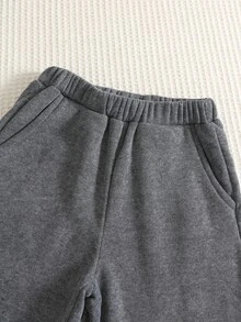 SHEIN 2件組兒童小男孩秋冬休閒賽車紅連帽衛衣 男童連帽衫街頭風衛衣套裝 賽車造型男童衛衣套裝 - 彩色 - 查看 6