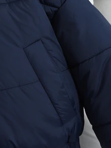 SHEIN 青少年女孩時尚休閒短款連帽填充外套，附保暖內裡，寬鬆舒適版型，適合秋冬日常通勤、戶外玩樂、出遊、聚會、拍照 - 藏蓝色 - 查看 4