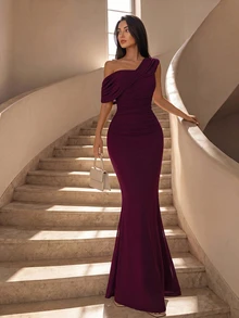 Firerie فستان ماكسي مرصع بالكشكشة ذو كتف واحد من الشبك الأنجورا الأحمر الأنيق، مناسب للزفاف والمناسبات الرسمية وفساتين الإكرام - عنابي اللون - مشاهدة 3