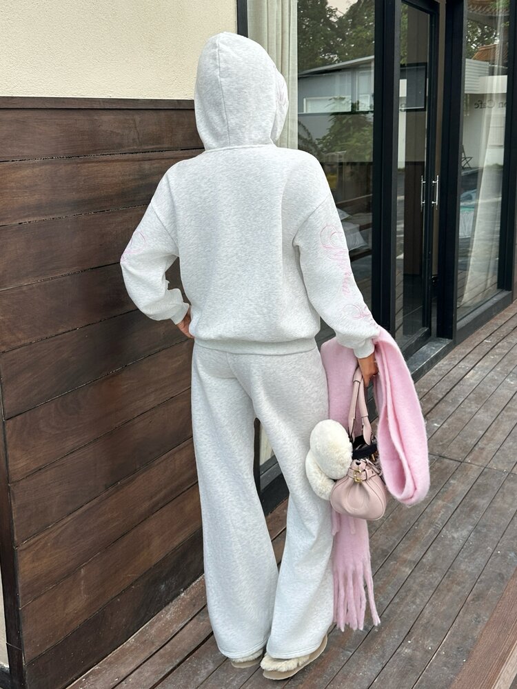 CovetEZ Light Gray Knit Women's Sweatshirt And Sweatpants Set With Embroidered Design, Women's Sweatshirt Set, Y2K Gray Sweatshirt Set - Light Grey - View 2