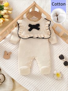 SHEIN Vintaside Kids 新生兒嬰兒針織連身衣 時尚可愛 3D蝴蝶結圓領 後扣長袖荷葉邊下擺連腳連身衣 純棉柔軟舒適 適合春秋冬季日常穿著、外出、旅行度假 - 杏色 - 查看 9