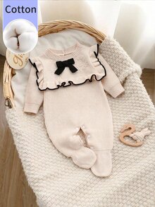 SHEIN Vintaside Kids 新生兒嬰兒針織連身衣 時尚可愛 3D蝴蝶結圓領 後扣長袖荷葉邊下擺連腳連身衣 純棉柔軟舒適 適合春秋冬季日常穿著、外出、旅行度假 - 杏色 - 查看 8
