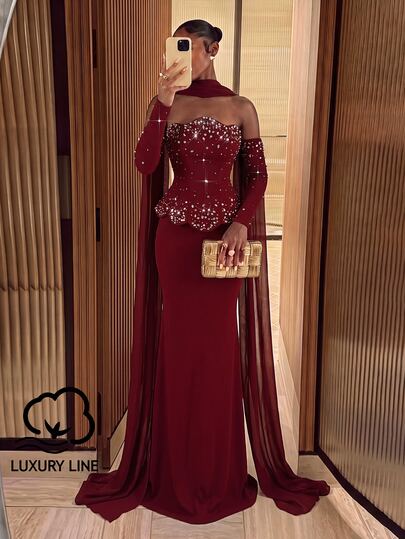 Lumalex Elegante Vestido de Noche Romántico Rojo Oscuro (Incluye Tirante Desmontable) Escote Asimétrico sin Tirantes Decoración de Perlas & Strass de Lujo Ajustado Cola de Sirena con Cola Adecuado para Boda, Fiesta, Celebración, Evento Formal, Cena (Diseño Intrincado)