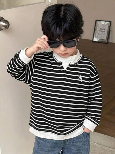 SHEIN Kids Young Boys Casual Minimalist Crew Neck Long Sleeve Turtleneck T-Shirt, Suitable For Autumn/Winter, Can Be Worn As Base Layer Or Outerwear