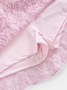 SHEIN Girlism 時尚短款粉色大女孩裙，圖案蕾絲細節與荷葉邊設計，內含短褲，秋冬款 - 粉色 - 查看 5
