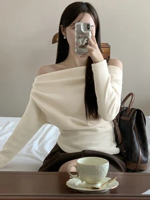 DAZY 女款純色露肩百褶長袖寬鬆T恤，秋季返校穿搭，秋季女裝外出上衣 - 白色 - 查看 3