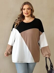 SHEIN CURVE+ بلوزة رياضية مقاس كبير بتصميم كتل لونية وياقة دائرية وأكمام فانوس، حفلة العطلات، عيد الميلاد - متعدد الألوان - مشاهدة 4