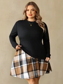 SHEIN CURVE+ Plus Size Solid Color Round Neck Top And Plaid Print Skirt Two Pieces Set, Christmas Winter - Multicolor - View 3