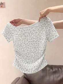 SHEIN 青少年女孩數位條紋不對稱領短袖上衣，休閒可愛 Y2K 風格，舒適夏季穿搭，度假、禮物、校園玩樂，白色動物印花 - 彩色 - 查看 3