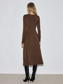 ATUI Studio Women's Solid Color Round Neck Long Sleeve Pleated Casual Mid-Length Dress - Brown - View 5