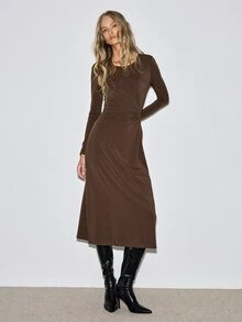 ATUI Studio Women's Solid Color Round Neck Long Sleeve Pleated Casual Mid-Length Dress - Brown - View 3