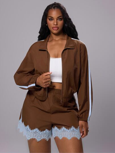 Rustia Plus Size Women's Cute Vintage Brown Loose Fit Side Stripe Jacket & Casual Shorts 2-Piece Set - Featuring Stand Collar, Zipper & Elastic Hem Jacket, Patchwork Eyelash Lace Trim Shorts, Suitable For Home, Office, Sister Gathering, Bar, Date, Christmas, Back To School, Autumn