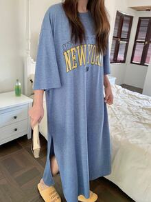 Dazy Plus Letter Print Slit Hem Loose Long Nightgown Dress, Plus Size Women Home Wear, Spring & Summer Pajamas - Blue - View 2