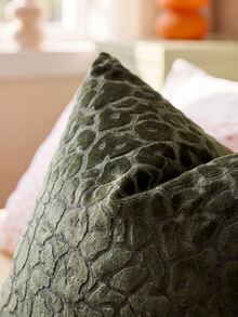 1pc Olive Green Leopard Print Pillow Cover (No Insert), Modern Jacquard Velvet Square Decorative Throw Pillow Case, Suitable For Sofa, Bed, Bedroom, Holiday, Party Decor, Gift, Home Decor, All Season - Olive Green - View 6