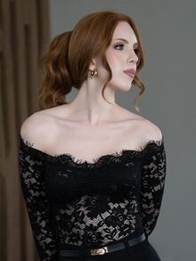 Livia Nhezoto Bodysuit Renda Panjang Ketat Warna Merah Anggur dengan Bahu Terbuka, Cocok untuk Pantai, Liburan, Acara Pernikahan, dan Tamu, Musim Semi/Panas - Hitam - View 5