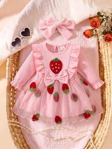SHEIN 2件組新生兒春夏/秋冬粉色甜美公主風草莓貼花網紗拼接荷葉袖長袖洋裝附髮帶套裝，寬鬆舒適版型，適合日常穿著、滿月派對、周歲生日派對、節日聚會、拍照拍攝 - 粉色 - 查看 7