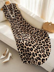 GlowEve CURVE Plus Size Vintage Leopard Print Pleated Dress - Multicolor - View 5