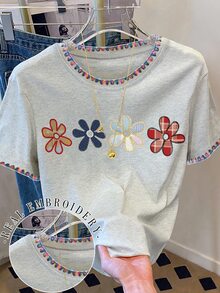 [印花設計] 女款花卉刺繡休閒圓領T恤，多款花卉印花，舒適適合戶外穿著，四季皆宜 - 淺灰色 - 查看 1