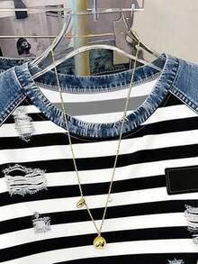 Resyla [Denim Effect] 女款時尚黑白條紋丹寧效果T恤，落肩圓領拼接設計，夏季休閒街頭風，適合城市度假、四季日常穿搭 - 黑色 - 查看 4