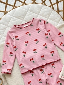 SHEIN Newborn Baby Fruit Print Long Sleeve Pajama Set With Ruffles And Cute Bow Headband. Adorable Baby Girl Print Pajama Set Including Long Sleeve Top And Pants, With Matching Baby Headband - Pink - View 2