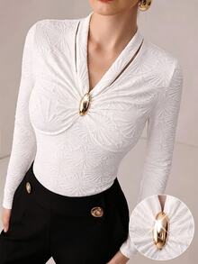 Modelyn Women's Elegant Fashion Fitted V-Neck Ruched Knit Jacquard Long Sleeve T-Shirt With Metal Buckle - White - View 5