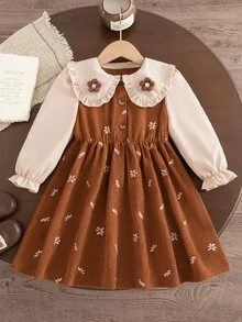 SHEIN 1件女童美拉德復古風2合1洋裝，身部花卉刺繡，彼得潘領配3D花朵裝飾，拼接長袖附荷葉袖口，收腰A字中長洋裝，適中厚度，柔軟貼身，適合日常穿著與假日活動，氛圍感十足，適合春秋季節 - 彩色 - 查看 2