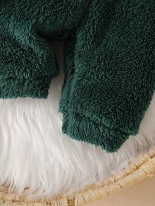 SHEIN 新生兒秋冬新款可愛恐龍刺繡長袖衛衣與純色抓絨褲2件套，圓領衛衣時尚簡約，上衣恐龍刺繡與褲子配色相配，適合戶外與日常活動 - 綠色 - 查看 5