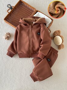 SHEIN Playful Pals 2pcs Young Boy Casual Patchwork Solid Color Long Sleeve Comfortable Thermal Lined Zip-Up Jacket And Pants Set Suitable For Daily Casual Outdoor Activities In Autumn And Winter - Brown - View 5