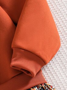 SHEIN Vintaside Kids 1件女童棕色拼接印花2合1衛衣洋裝，休閒日常秋季洋裝 - 棕色 - 查看 3