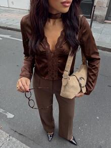 SHEIN LUNE بلوزة نسائية أنيقة بلون موحد مع دانتيل متباين، أكمام طويلة، صدر واحد، ملابس شتوية للنساء، بلوزات نسائية أنيقة - قهوة بني - مشاهدة 4