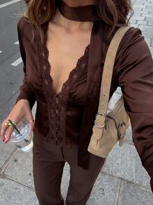 SHEIN LUNE بلوزة نسائية أنيقة بلون موحد مع دانتيل متباين، أكمام طويلة، صدر واحد، ملابس شتوية للنساء، بلوزات نسائية أنيقة - قهوة بني - مشاهدة 5