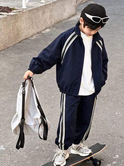 SHEIN Little Byeori Kids Tween Boy Casual Korean Style Loose Fit Sports Outdoor Full Zip Stand Collar Navy Blue Jacket And Jogger Pants 2 Pieces Set, Suitable For Autumn/Winter, Casual Sports Style