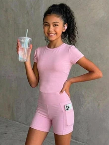 SHEIN 青少年女孩休閒日常百搭舒適運動網球瑜伽套裝，甜美短袖上衣搭配側口袋短褲運動套裝 - 粉色 - 查看 2