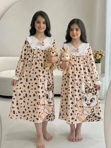 SHEIN 女童秋/冬款寬鬆休閒甜美卡通印花兔子蝴蝶結豹紋拼接精緻刺繡蕾絲飾邊家居服睡裙睡袍兒童睡衣卡其色 - 卡其色 - 查看 1