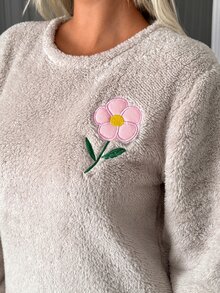SHEIN Beige Fuzzy Plush Flower Embroidery Cozy Winter Homewear Pajama Set - Beige - View 6