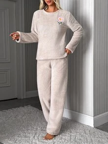 SHEIN Beige Fuzzy Plush Flower Embroidery Cozy Winter Homewear Pajama Set - Beige - View 5