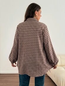 Easowa Curve 大尺碼極簡休閒格紋單排扣長袖襯衫 秋季 - 咖啡棕 - 查看 2