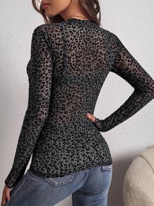 SHEIN PETITE CURVE 大尺碼女款豹紋圓領長袖半透修身上衣，黑色，秋季，優雅正式晚裝，適合夜店外訪、情人節穿搭 - 灰色 - 查看 2